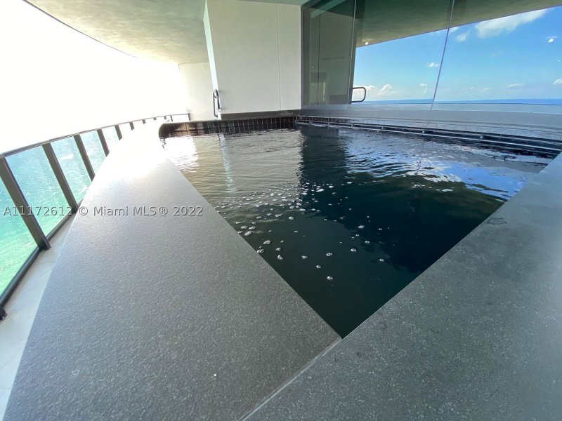 Condo for sale at Porsche Design Tower 2905