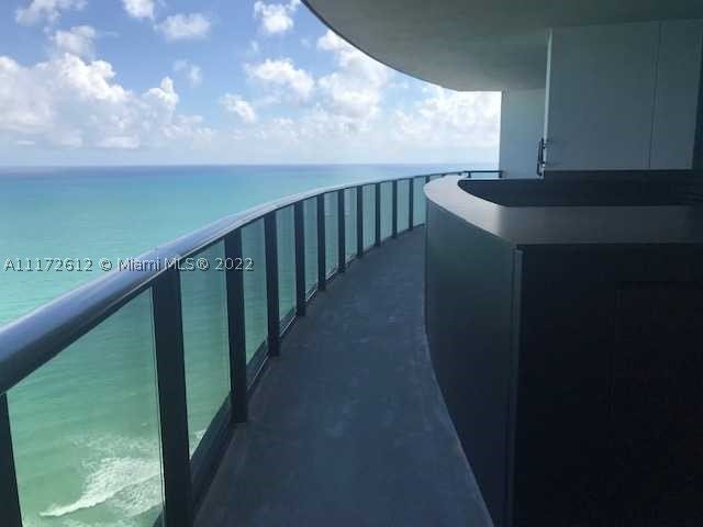 Condo for sale at Porsche Design Tower 2905