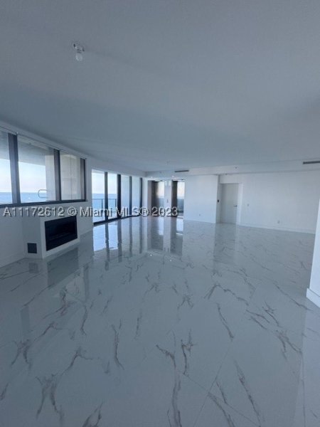 Condo for sale at Porsche Design Tower 2905