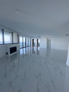 Comprar apartamento no Porsche Design Tower 2905