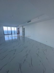 Comprar apartamento no Porsche Design Tower 2905