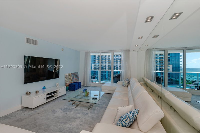 Alquiler de apartamento en Roney Palace 1506