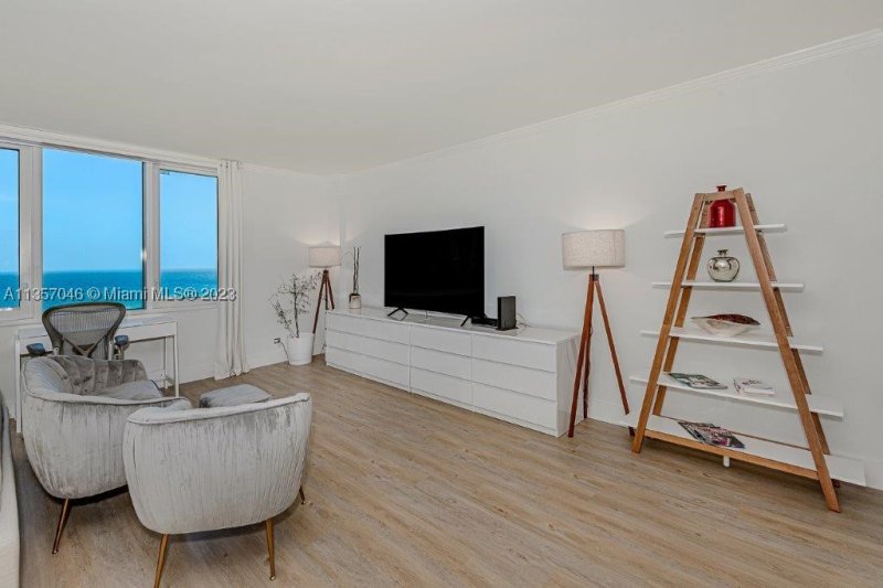 Alquiler de apartamento en Roney Palace 842