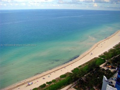 Alquiler de apartamento en Akoya 3407