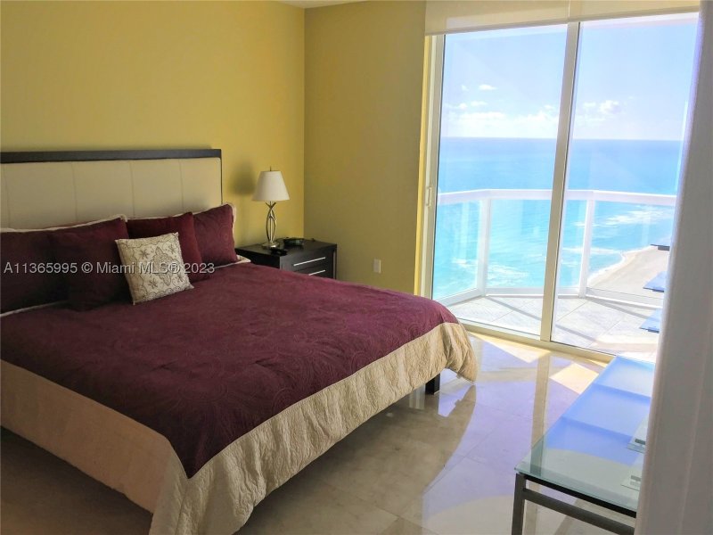 Alquiler de apartamento en Akoya 3407