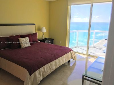 Alquiler de apartamento en Akoya 3407