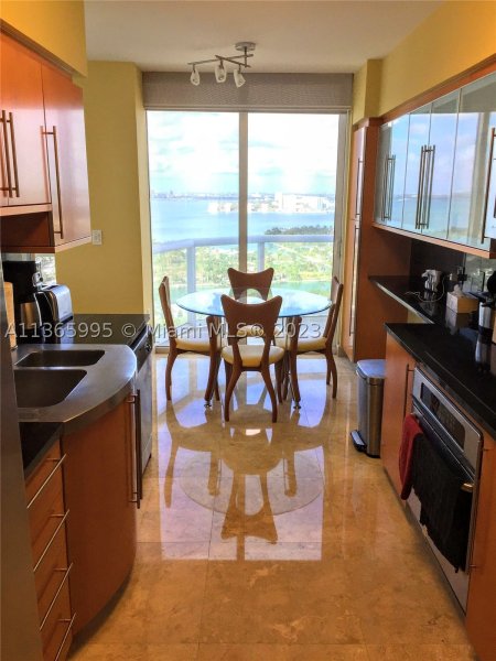 Alquiler de apartamento en Akoya 3407