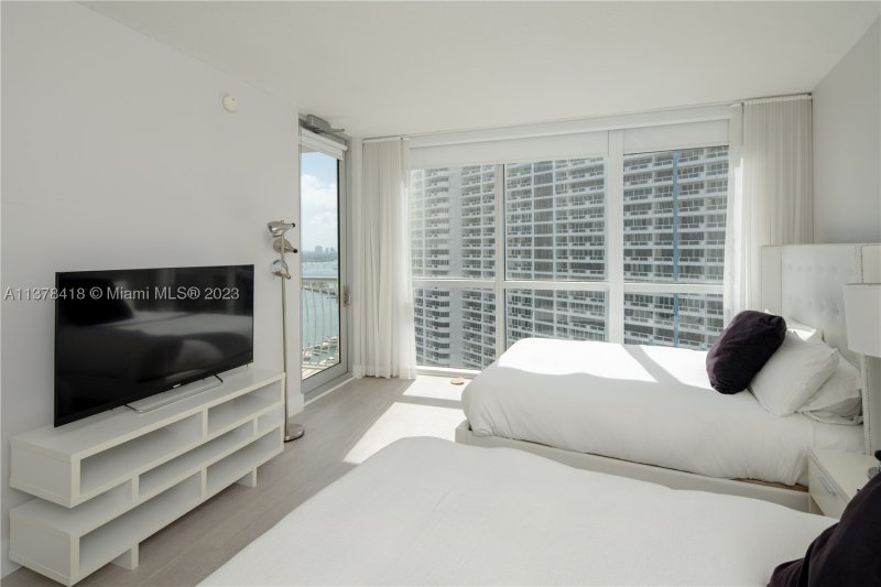 Apartment for rent at Opera Tower 2602