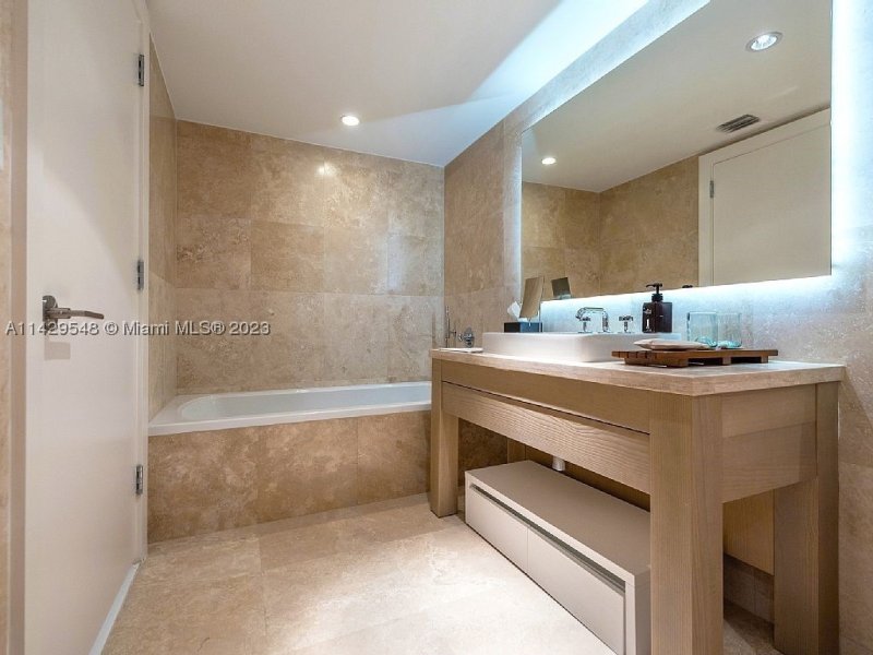 Apartment for rent at 1 Hotel & Homes South Beach 1006