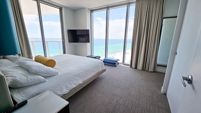 Condo for sale at Sole 1102