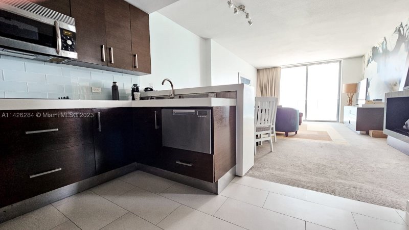 Condo for sale at Sole 1102