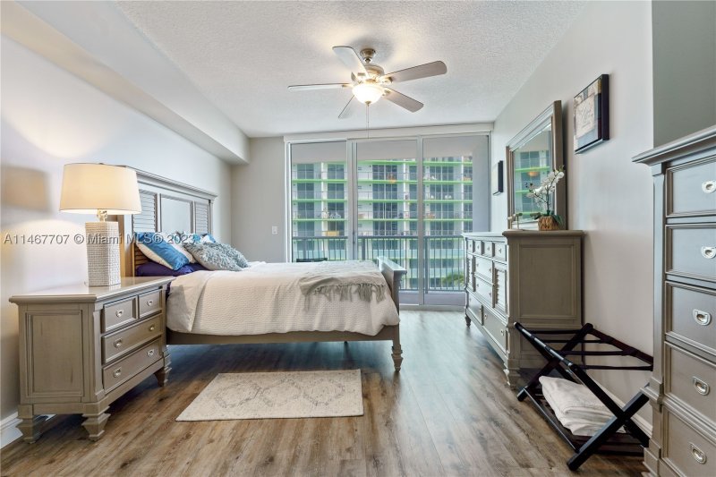 Apartment for rent at Opera Tower 1405