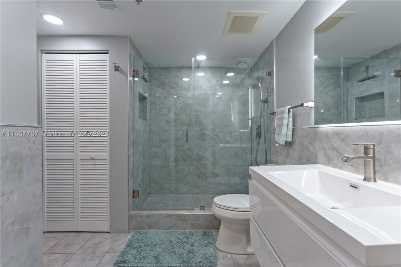 Apartment for rent at Opera Tower 1405