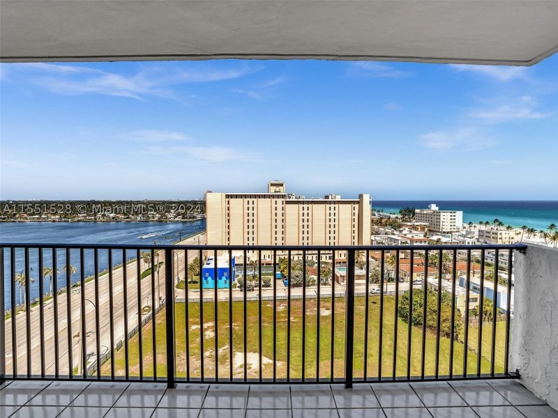 Condo for sale at The Summit 1112N