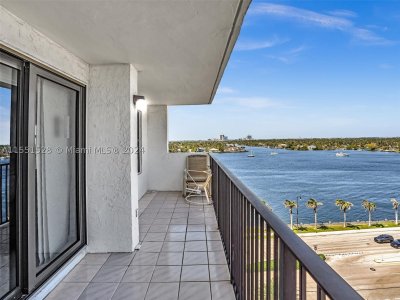 Comprar apartamento en The Summit 1112N
