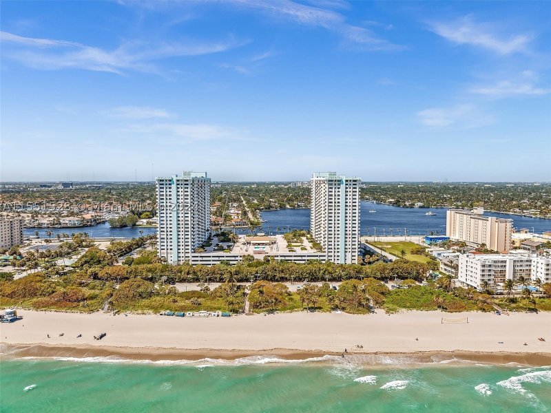 Condo for sale at The Summit 1112N