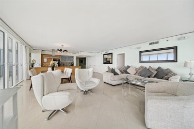 Comprar apartamento no Beach Club Two 1701
