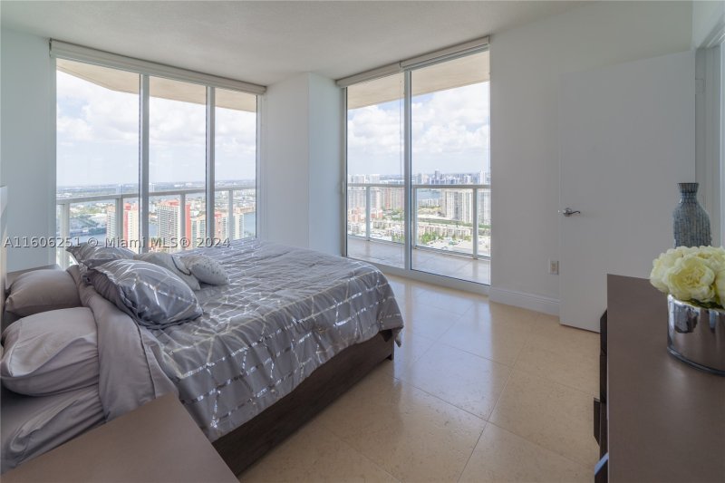 Alquiler de apartamento en La Perla 3707