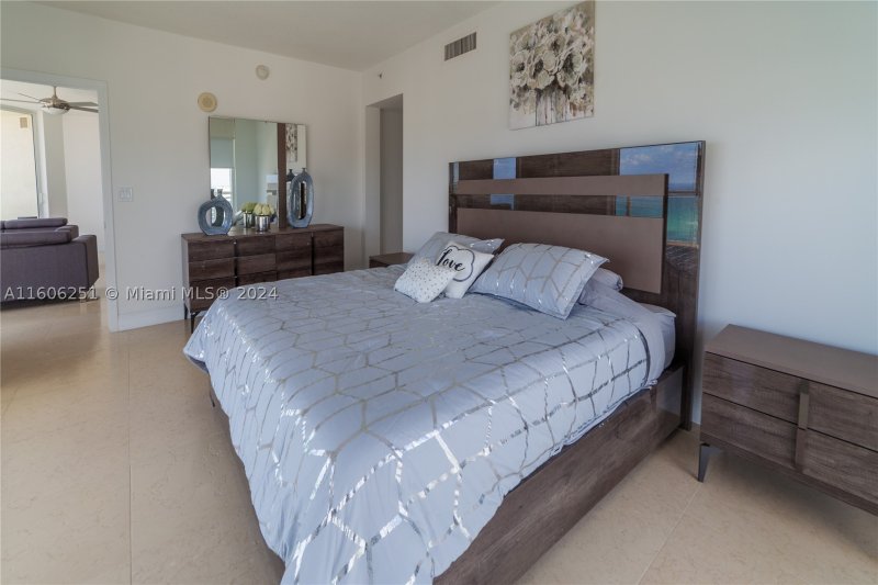 Alquiler de apartamento en La Perla 3707