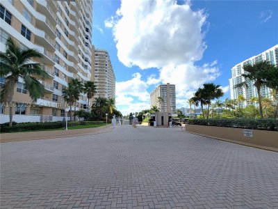 Aluguel de apartamento no The Hemispheres 2C
