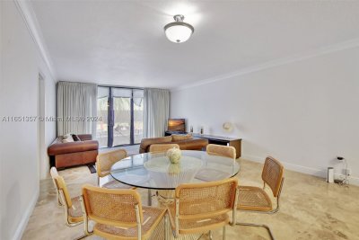 Comprar apartamento no Balmoral Condo 3T