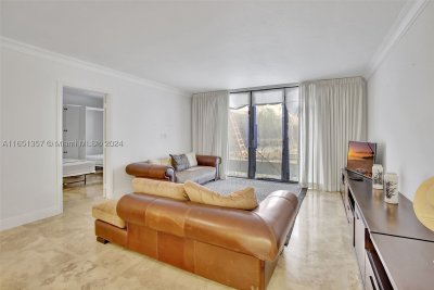 Comprar apartamento no Balmoral Condo 3T
