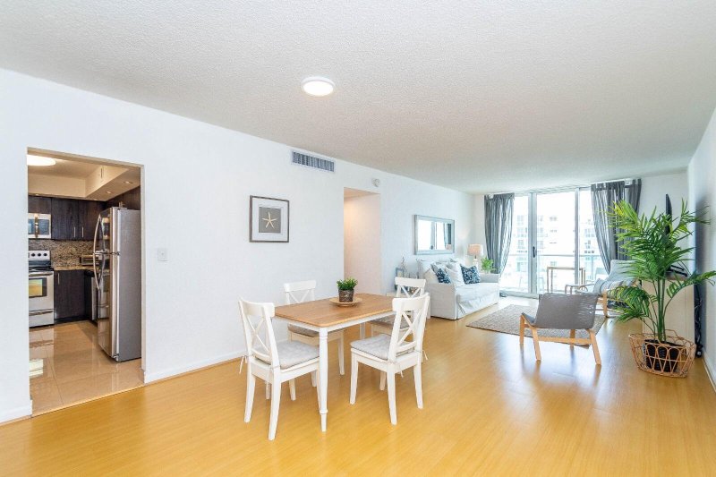 Condo for sale at Tides Hollywood Beach 14c