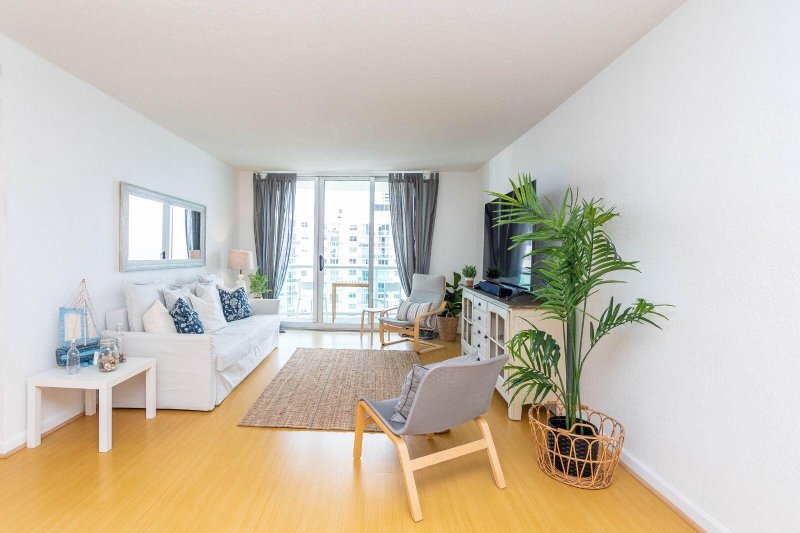 Condo for sale at Tides Hollywood Beach 14c