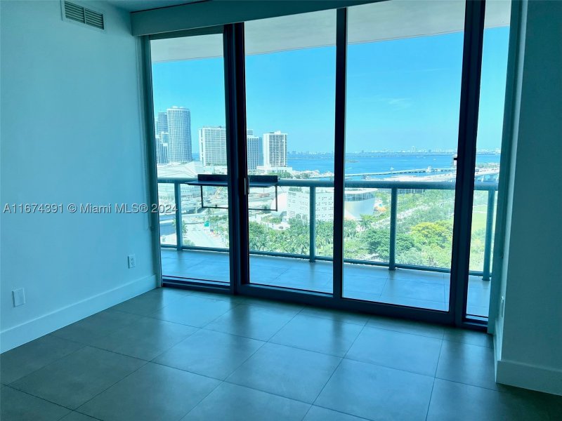 Condo for sale at Marina Blue 1811