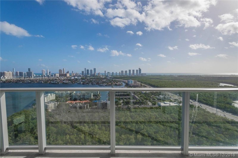 Comprar apartamento en The Harbour 2020