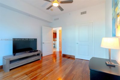 Comprar apartamento no Ocean Marine Yacht Club M5
