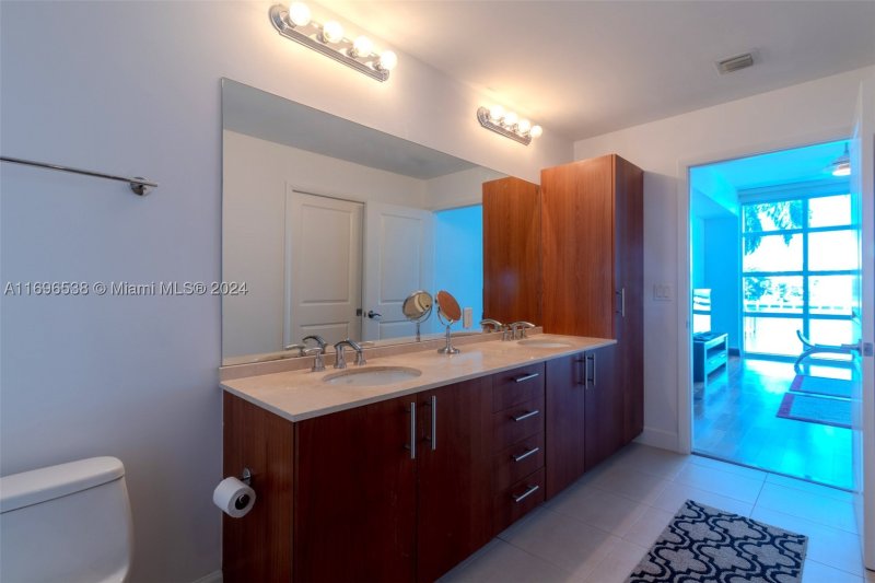 Condo for sale at Ocean Marine Yacht Club M5