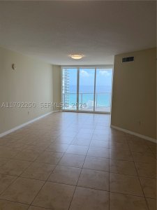 Alquiler de apartamento en La Perla 1706