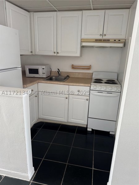 Condo for sale at Bayshore Yacht Tennis Club 204