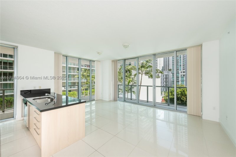 Condo for sale at Axis on Brickell South Tower 1107-S