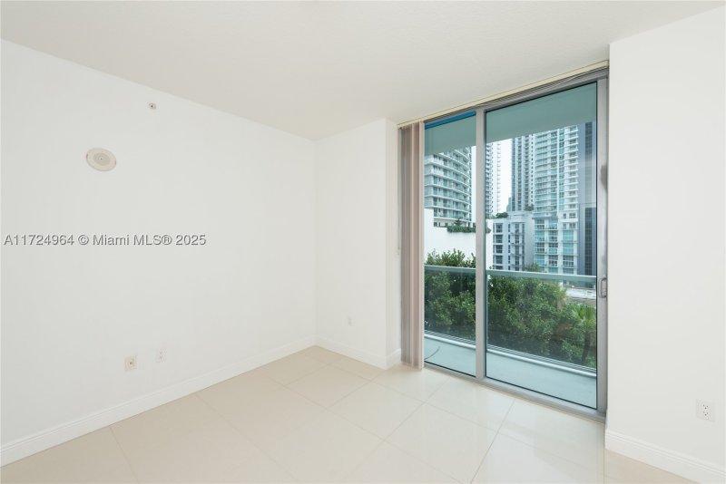 Condo for sale at Axis on Brickell South Tower 1107-S
