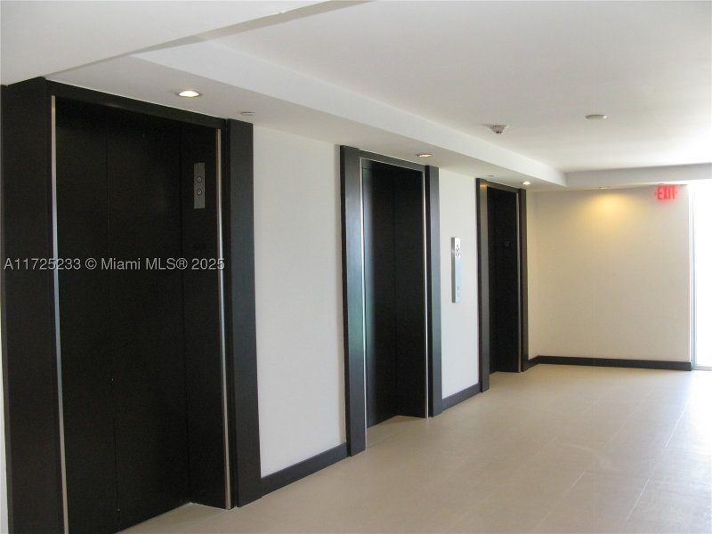 Apartment for rent at Arlen Beach 1011