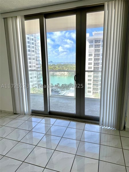 Apartment for rent at Arlen Beach 1011