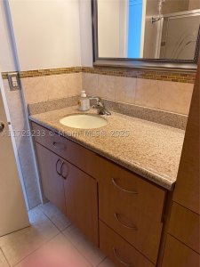 Aluguel de apartamento no Arlen Beach 1011