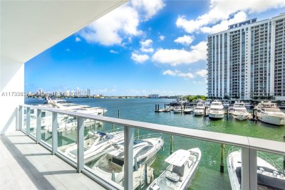 Comprar apartamento en Marina Palms Yacht Club 207
