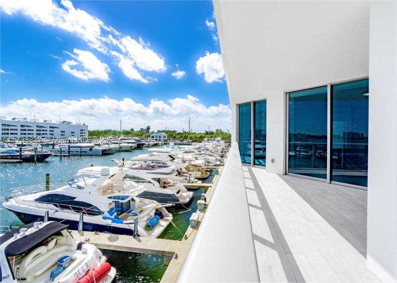 Condo for sale at Marina Palms Yacht Club 207