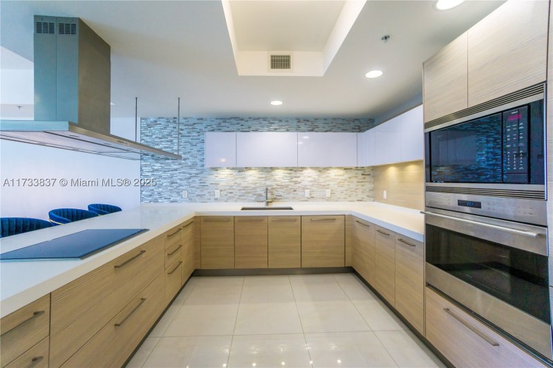 Condo for sale at Marina Palms Yacht Club 207