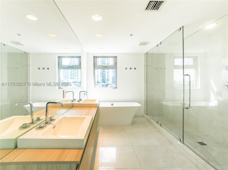 Condo for sale at Marina Palms Yacht Club 207