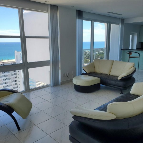 Condo for sale at Vantage View 2008