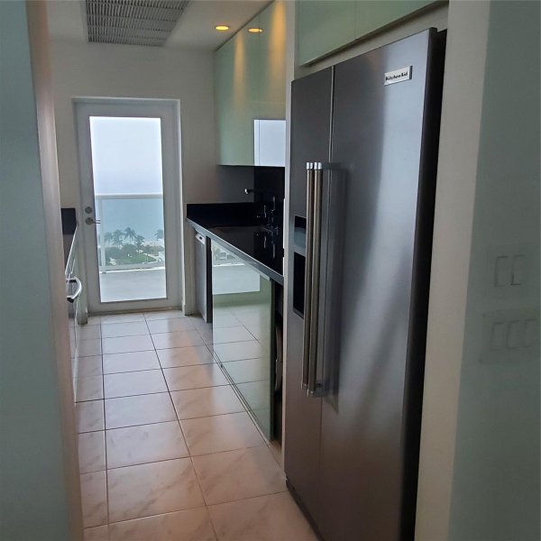 Condo for sale at Vantage View 2008
