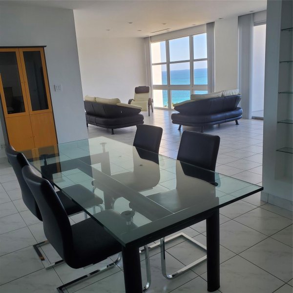 Condo for sale at Vantage View 2008
