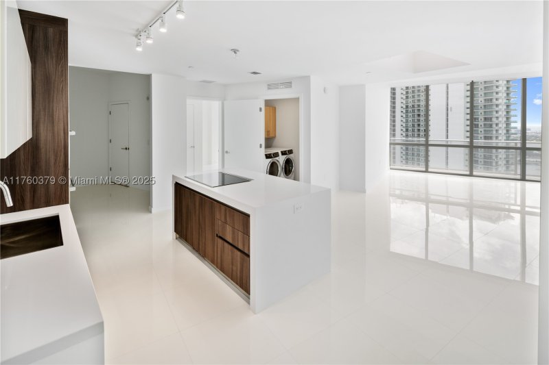 Condo for sale at Paramount Miami WorldCenter 4203