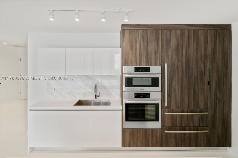 Condo for sale at Paramount Miami WorldCenter 4203