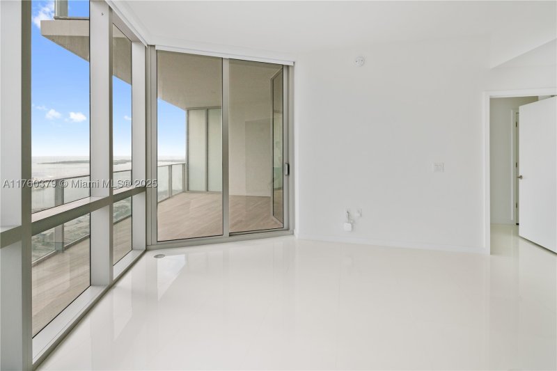 Condo for sale at Paramount Miami WorldCenter 4203