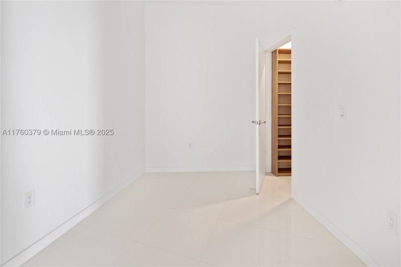 Condo for sale at Paramount Miami WorldCenter 4203